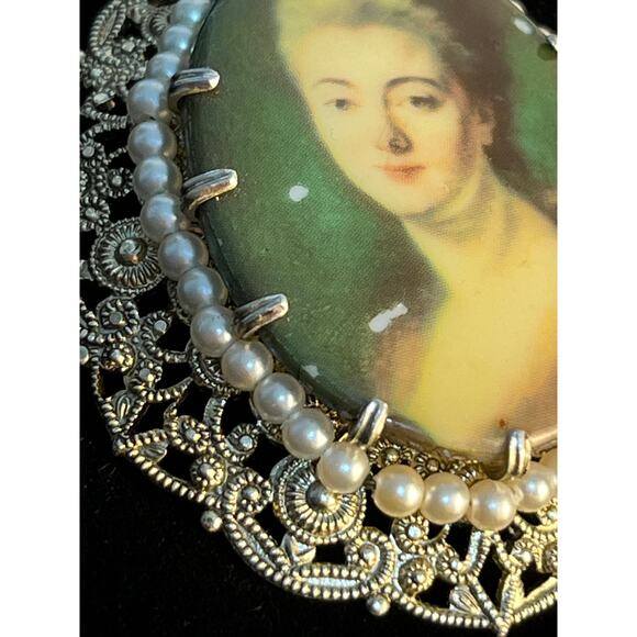 VTG Cameo Filigree Brooch West Germany Silver Tone Beaded Read - Picture 4 of 6